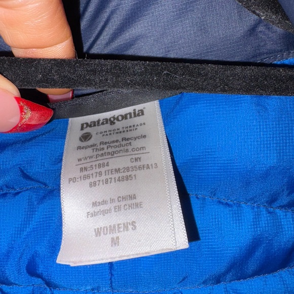 Patagonia Women's Navy Blue Down Jacket Mid Length Medium - Picture 2 of 7